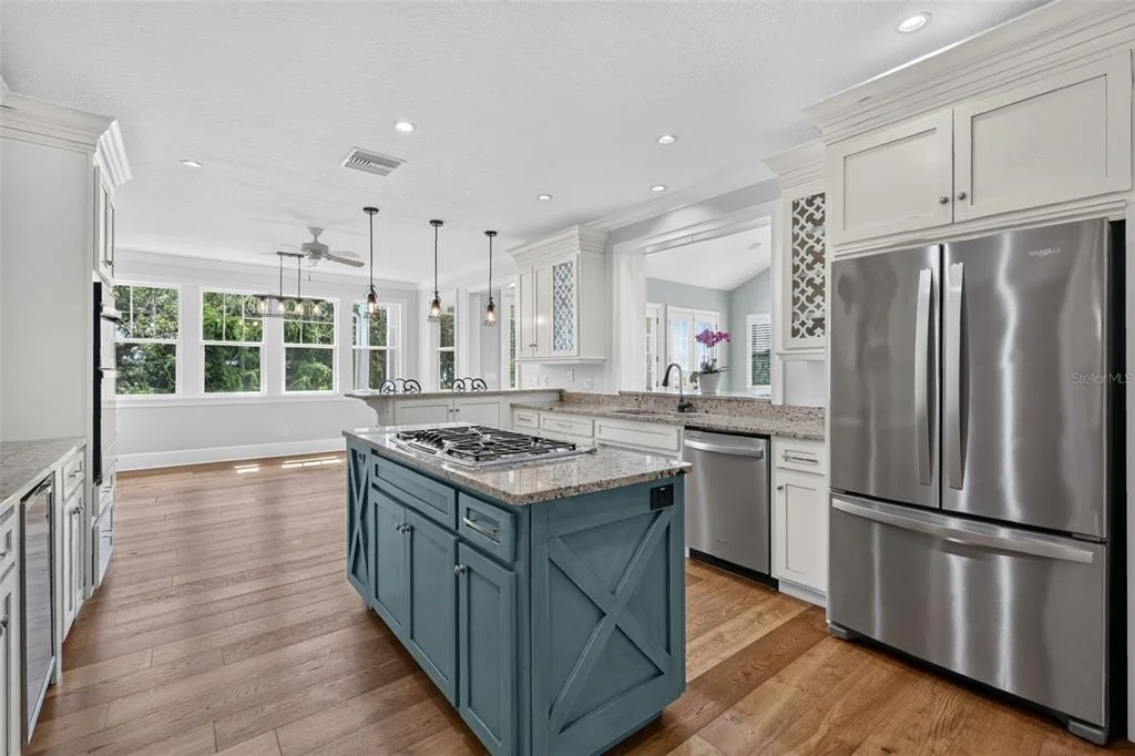 Photo of 580 W 10TH AVENUE
