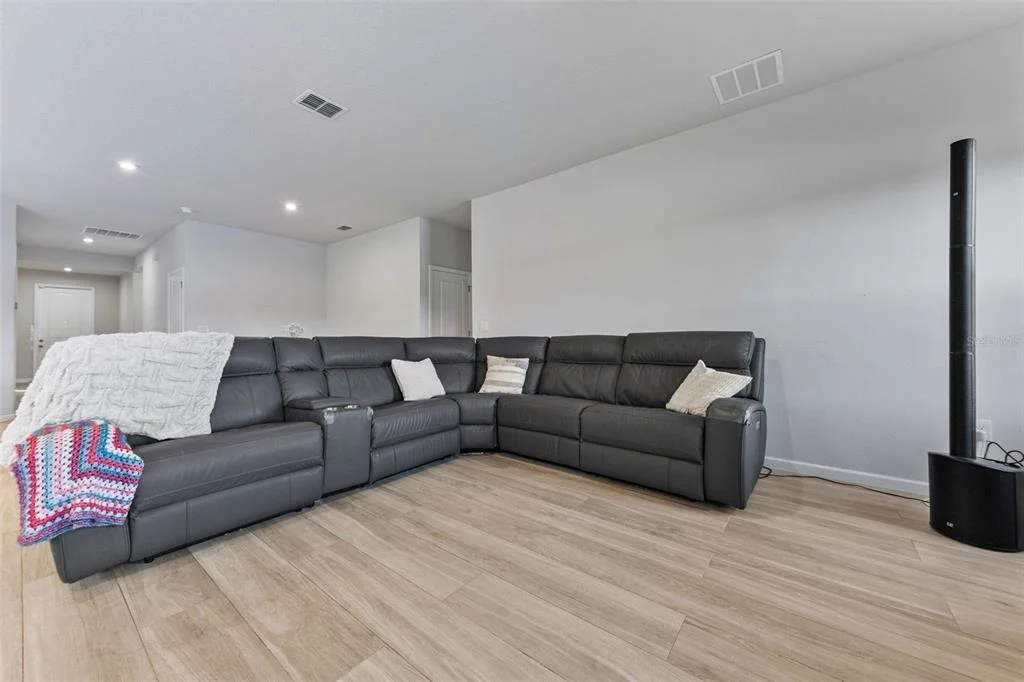 Photo of 194 EAGLE HARBOR WAY
