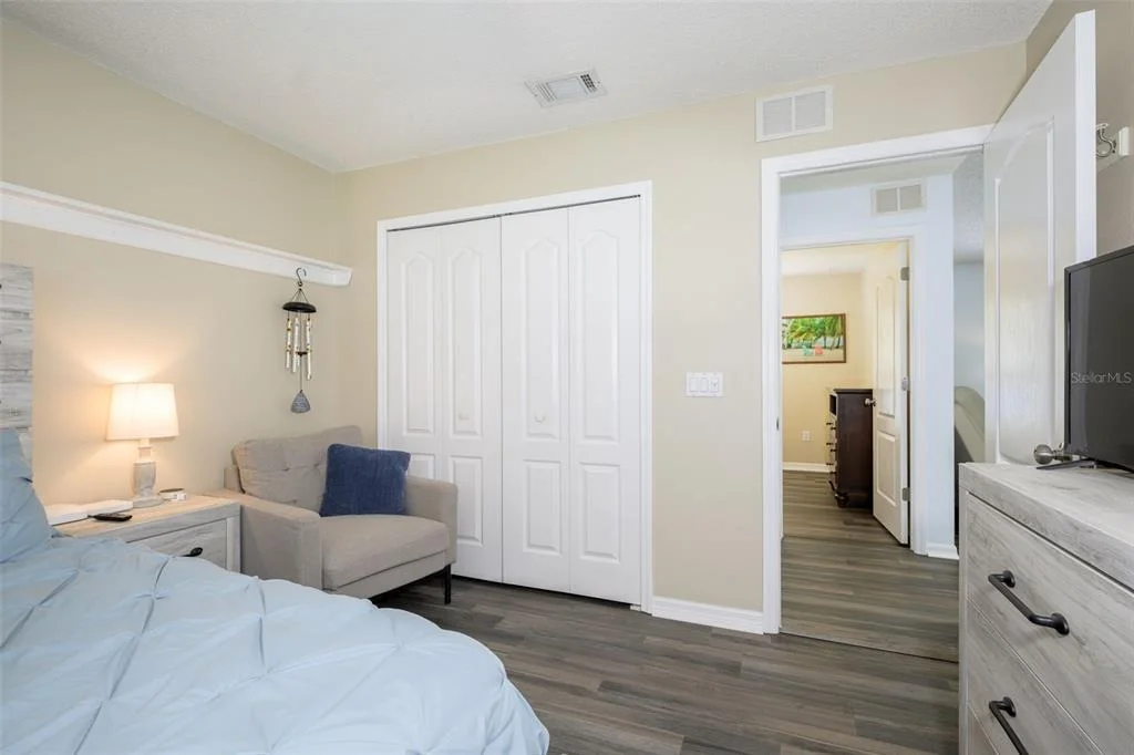 Photo of 6 SPIVEYS COURT