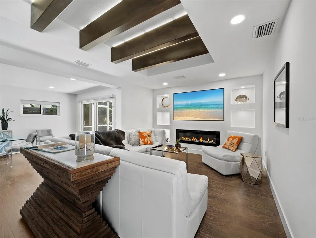 Photo of 622 TROPICAL CIRCLE