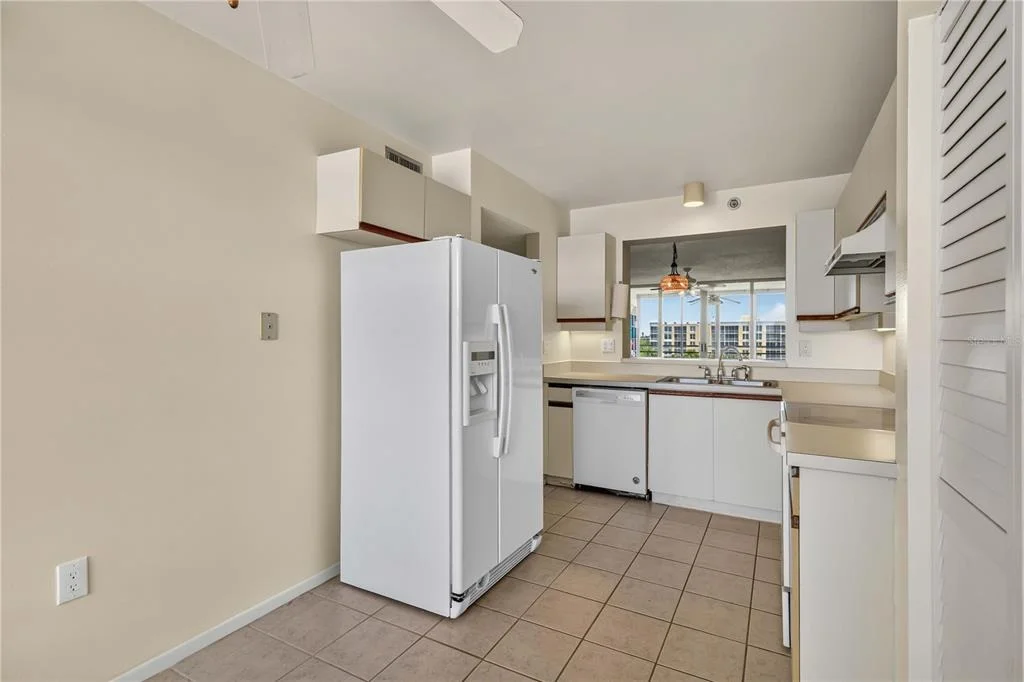 Photo of Unit 605 at 4550 PINEBROOK CIRCLE