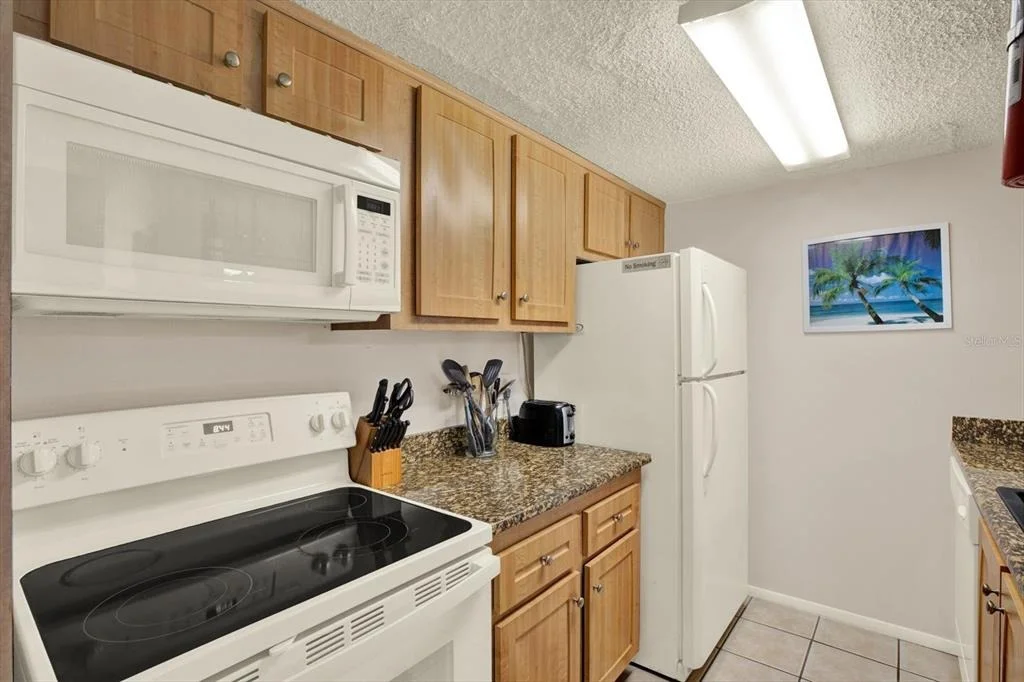 Photo of Unit E at 169 MEDALLION BOULEVARD