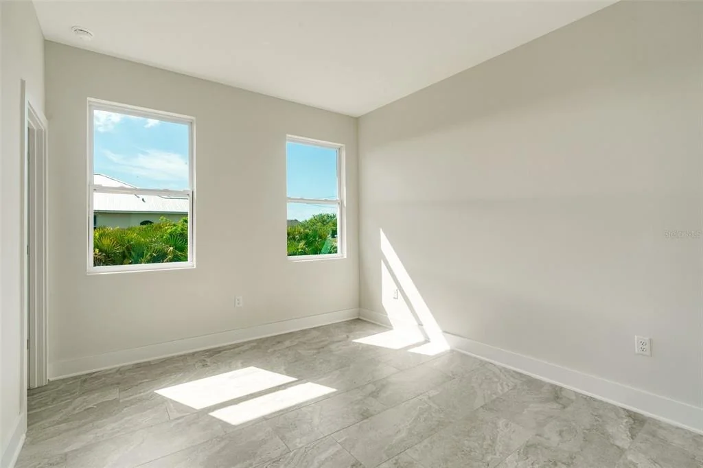Photo of 384 BAYTREE DRIVE