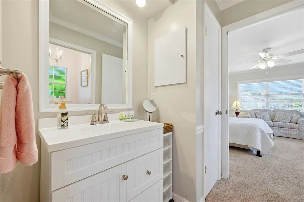 Photo of 936 N BAKER STREET
