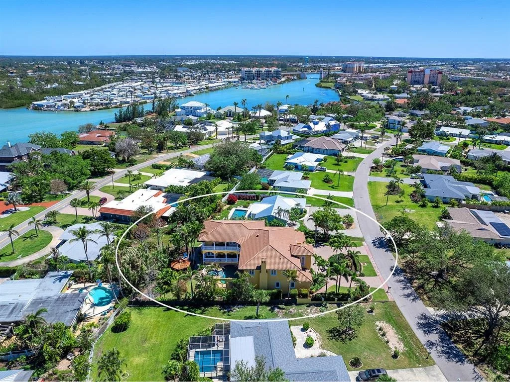 Photo of 416 BAYCREST DRIVE