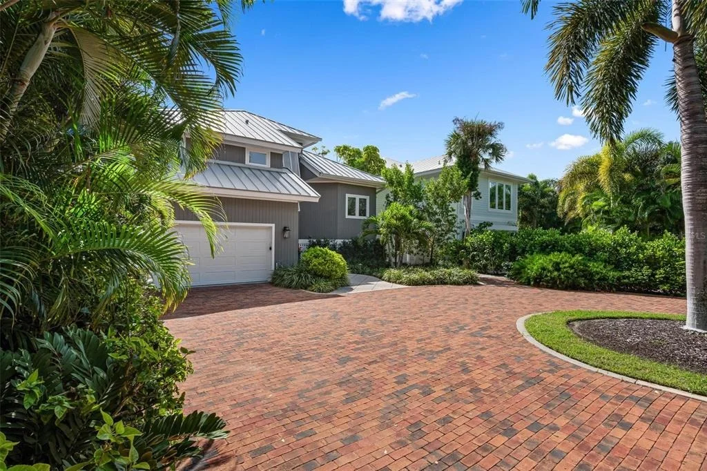 Photo of 319 PILOT POINT LANE
