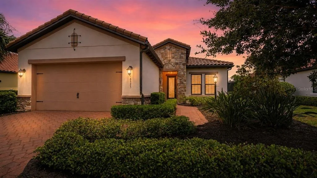Photo of 16525 HILLSIDE CIRCLE