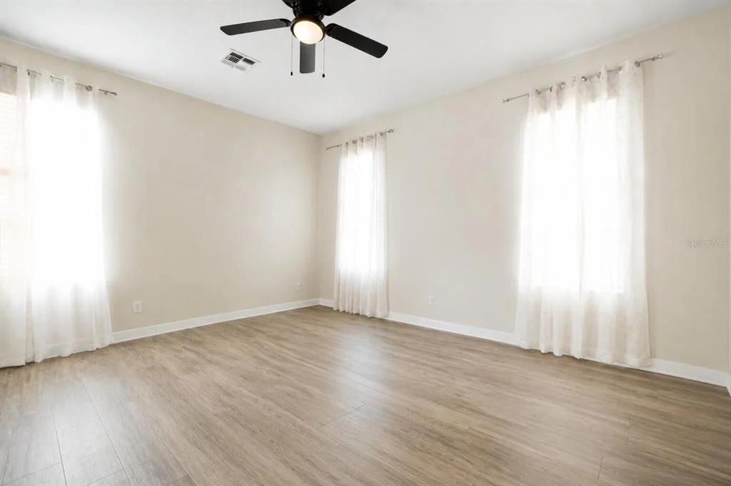 Photo of 1147 DEGRAW DRIVE