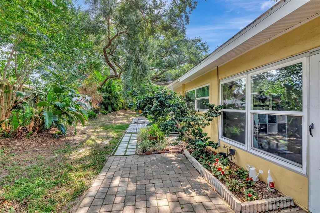 Photo of 1024 DE SOTO DRIVE