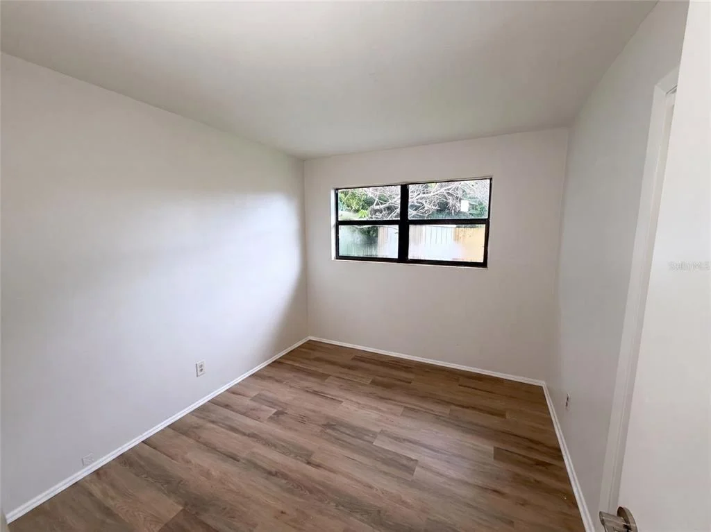 Photo of 1053 AZALEA LANE