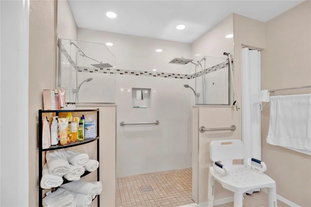 Photo of 985 HEMINGWAY DRIVE