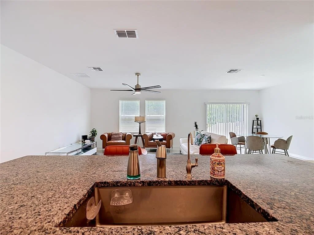 Photo of 1633 RED LOOP