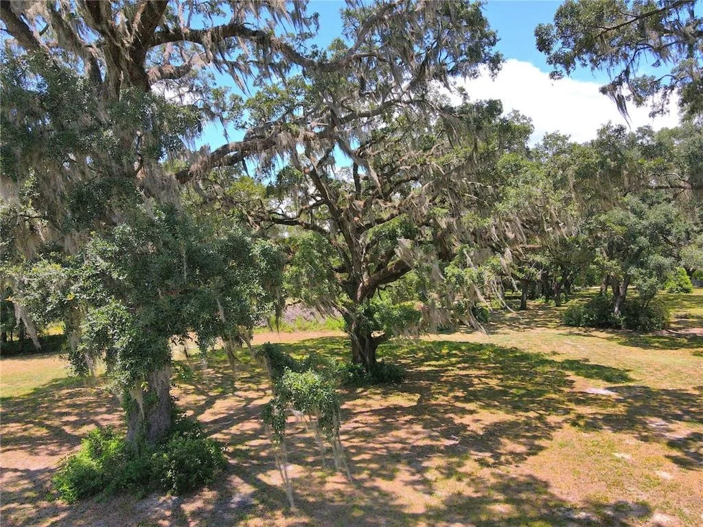 Photo of 1220 N US HIGHWAY 41