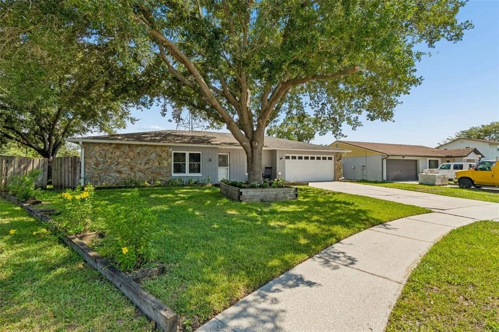 Photo of 16205 SAWGRASS CIRCLE