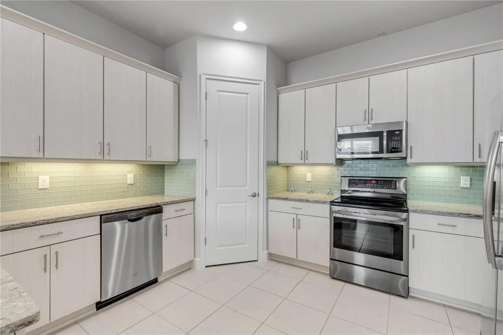 Photo of 844 PINEWOOD DRIVE