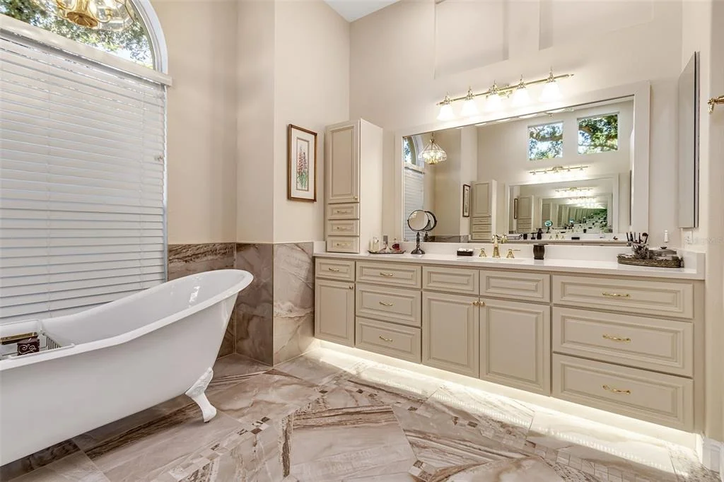 Photo of 362 MACEWEN DRIVE