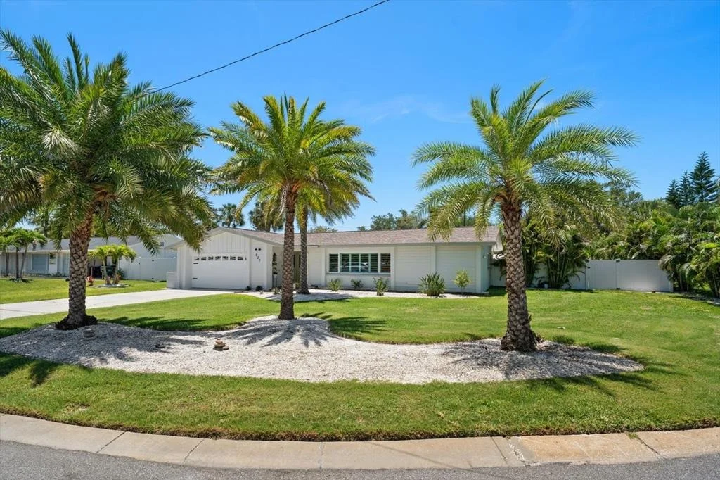 Photo of 821 JACARANDA DRIVE