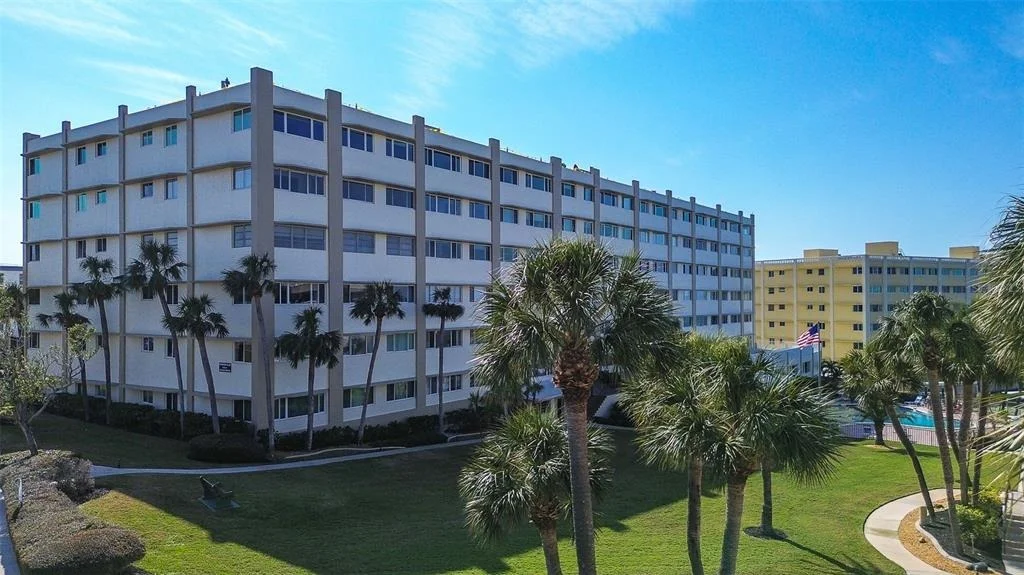 Photo of Unit 514A at 100 BLUFF VIEW DRIVE