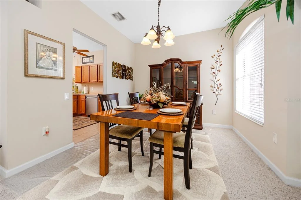 Photo of 894 LANTERN WAY
