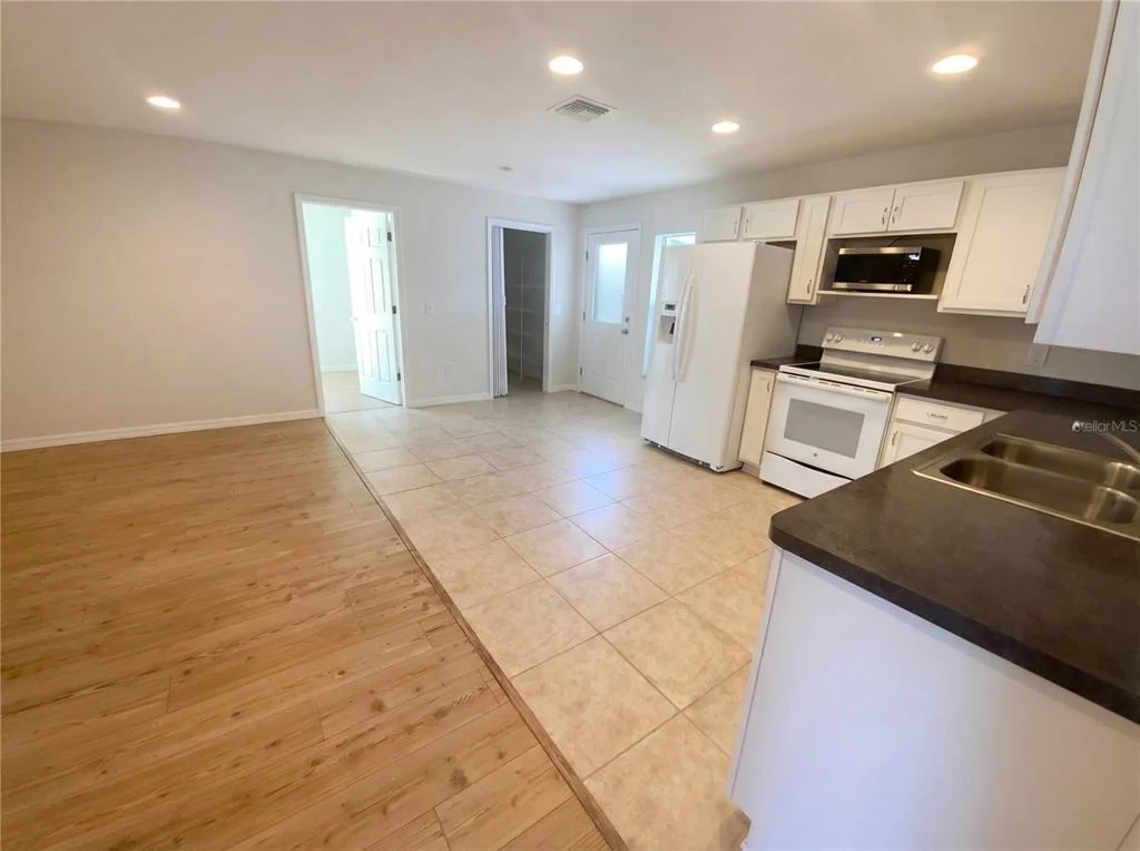 Photo of 11275 LINDEN DRIVE