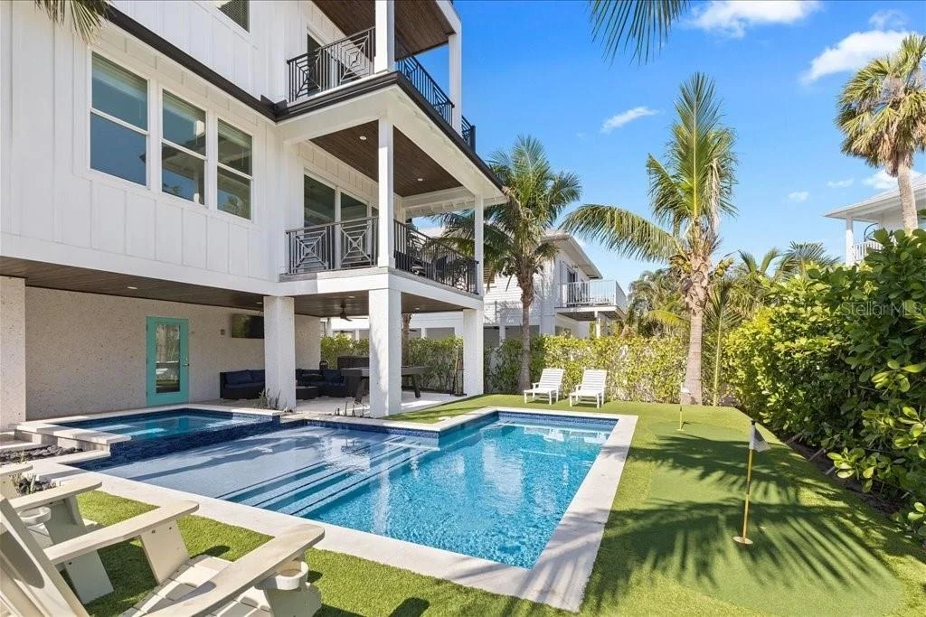 Photo of 239 S HARBOR DRIVE