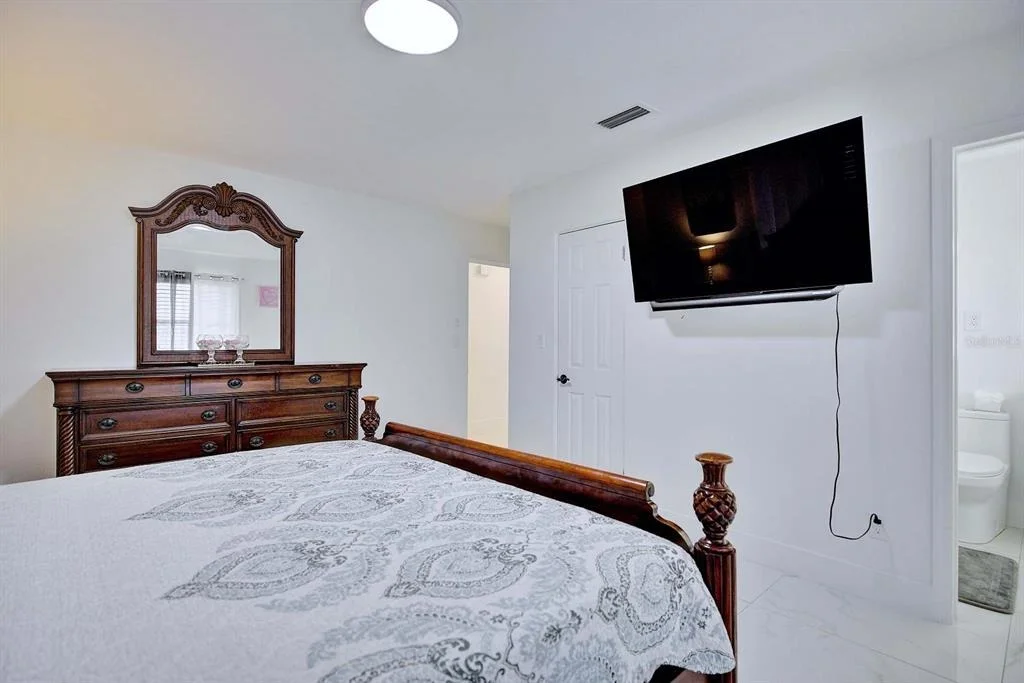 Photo of 4160 LAKEVIEW DRIVE