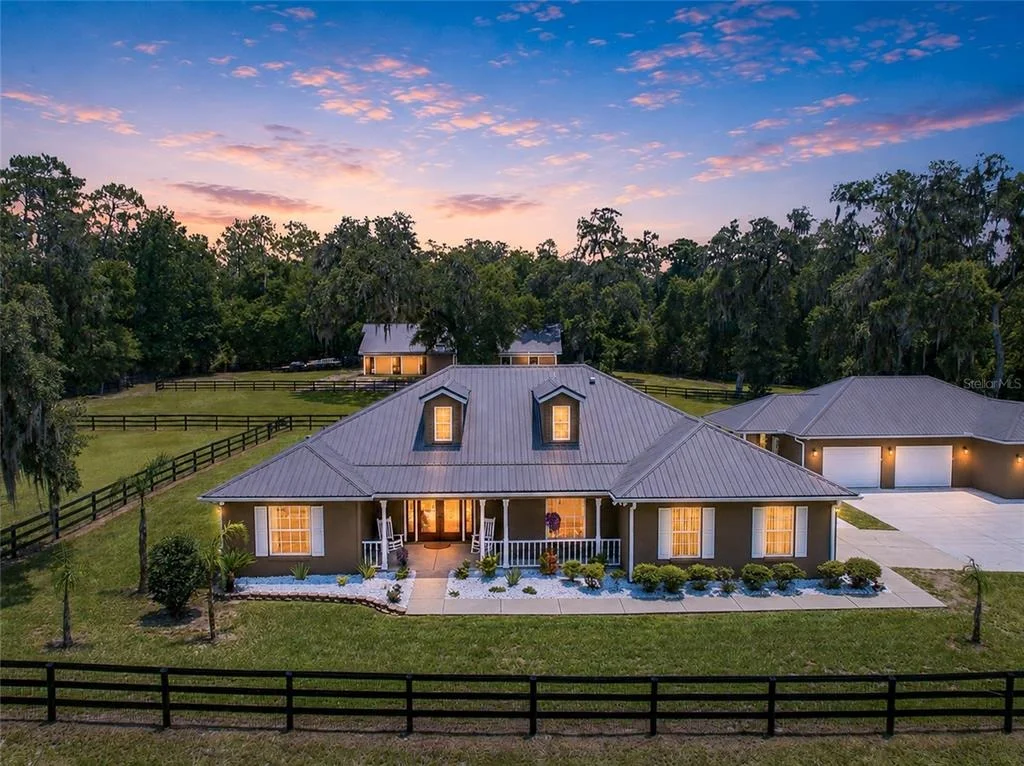 Photo of 4 MIDDLEGROUND ROAD