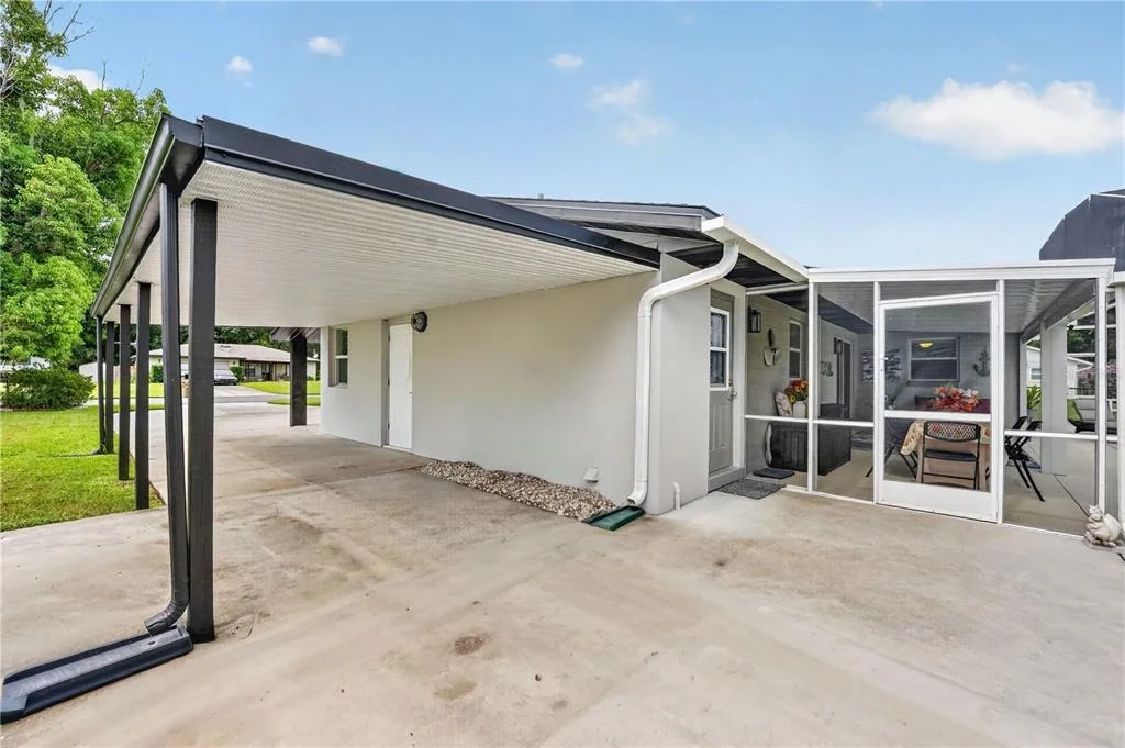 Photo of 28050 LOIS DRIVE