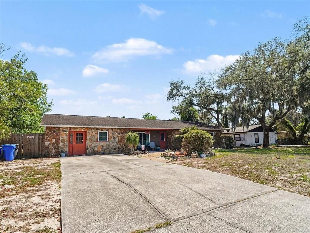 Photo of 11207 CREEKVIEW DR