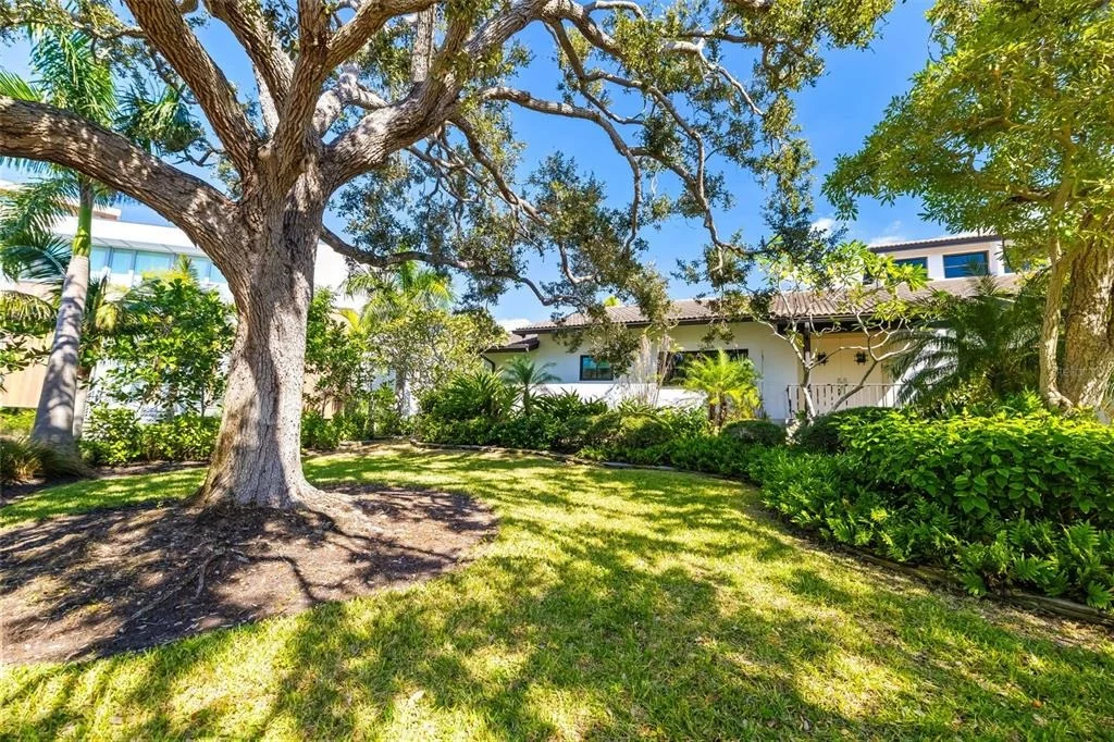Photo of 560 HARBOR COVE CIRCLE