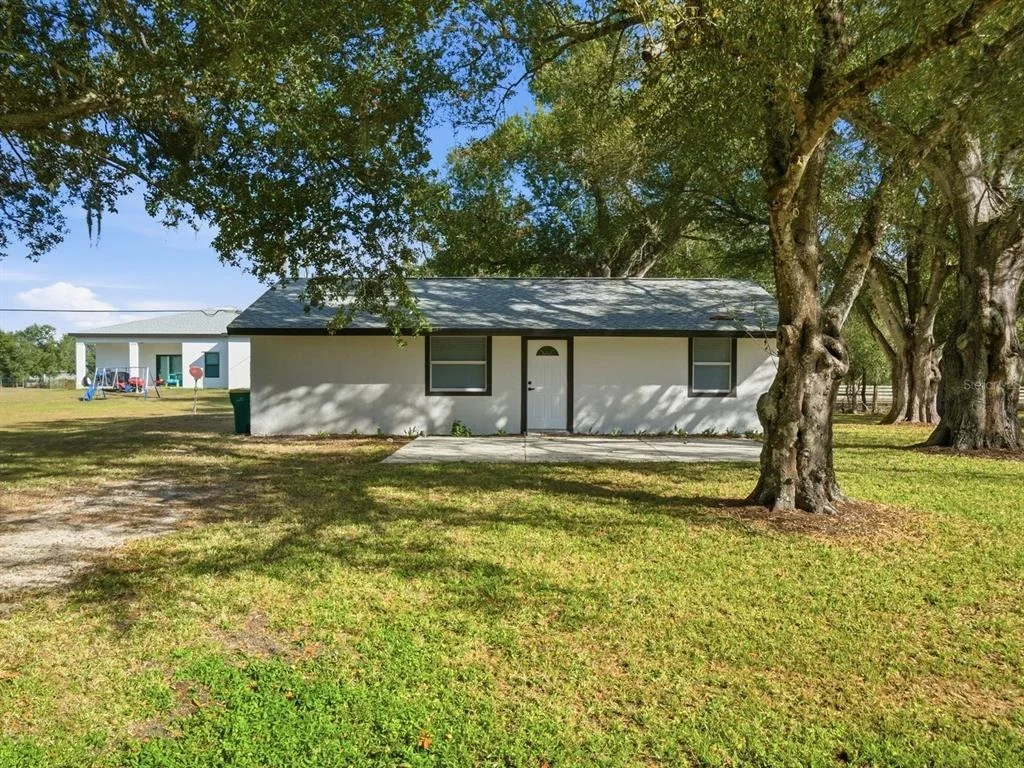 Photo of 390 HAZEL CIRCLE