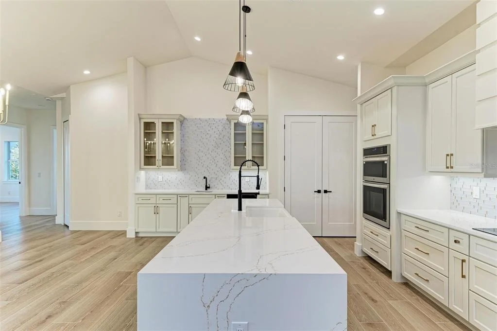 Photo of 6100 RIVERSIDE DRIVE