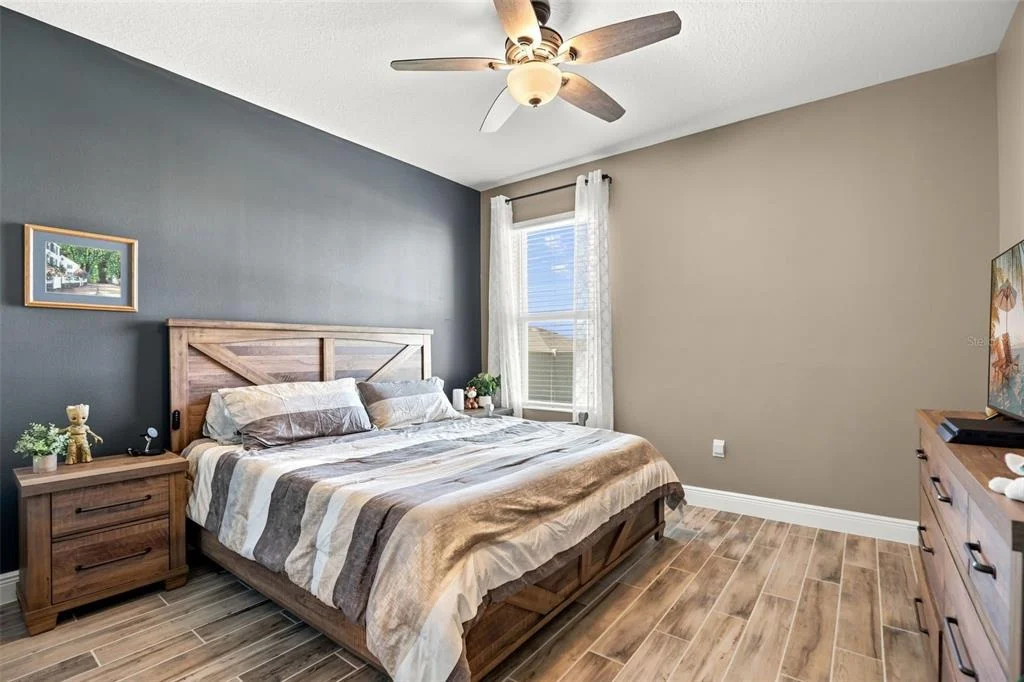 Photo of 4924 GOLDEN ZENITH WAY