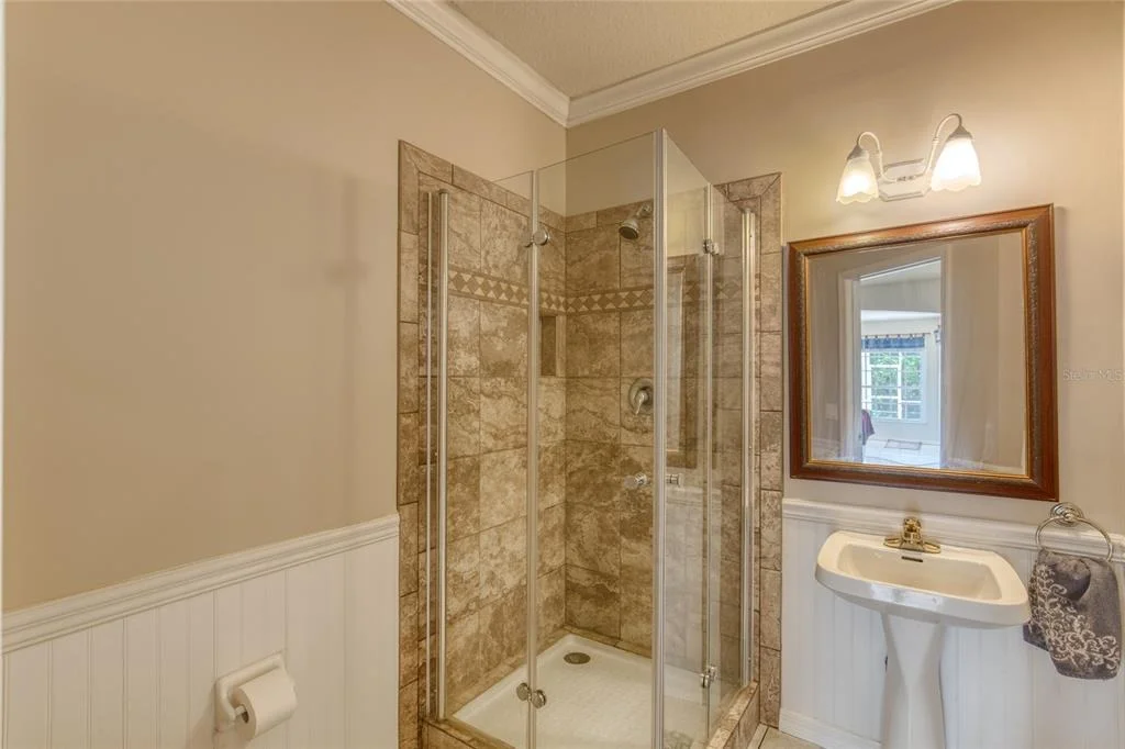 Photo of 5 WATERCLIFF LANE