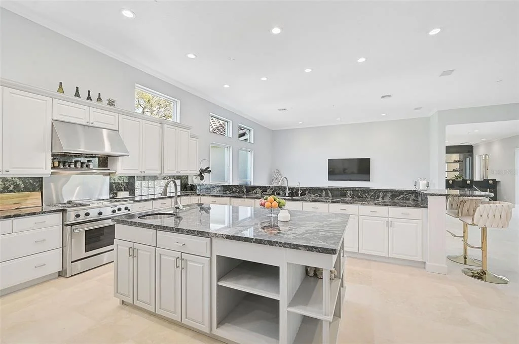 Photo of 854 MACEWEN DRIVE