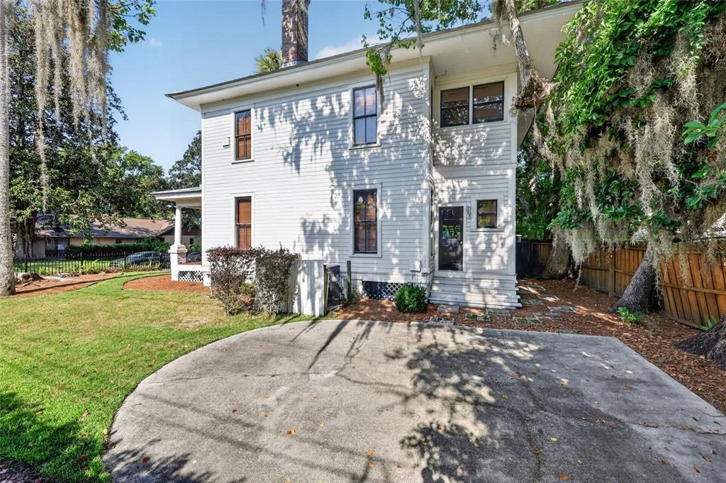 Photo of 819 SE 2ND STREET
