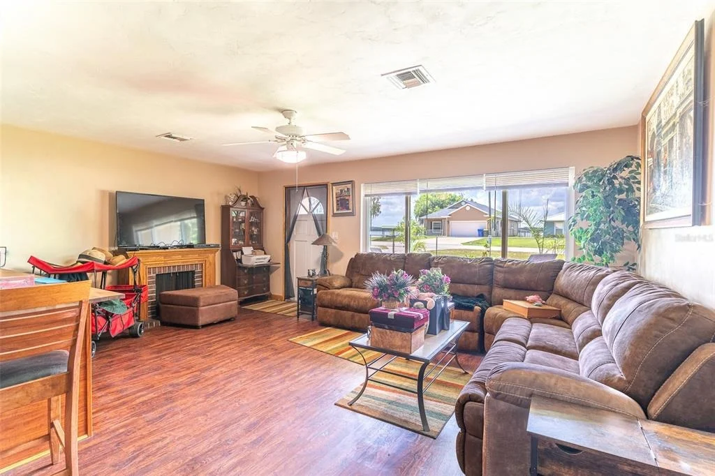 Photo of 305 CLOVERLEAF ROAD