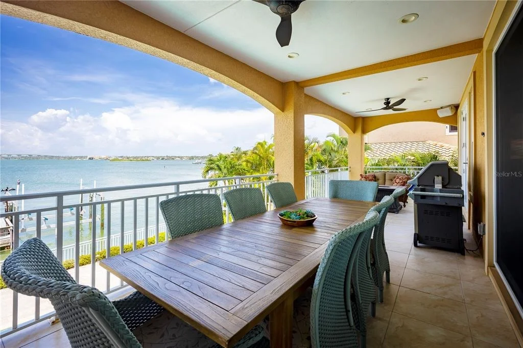 Photo of 306 HARBOR DRIVE