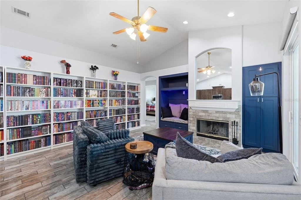 Photo of 12020 RUNNING FOX CIRCLE