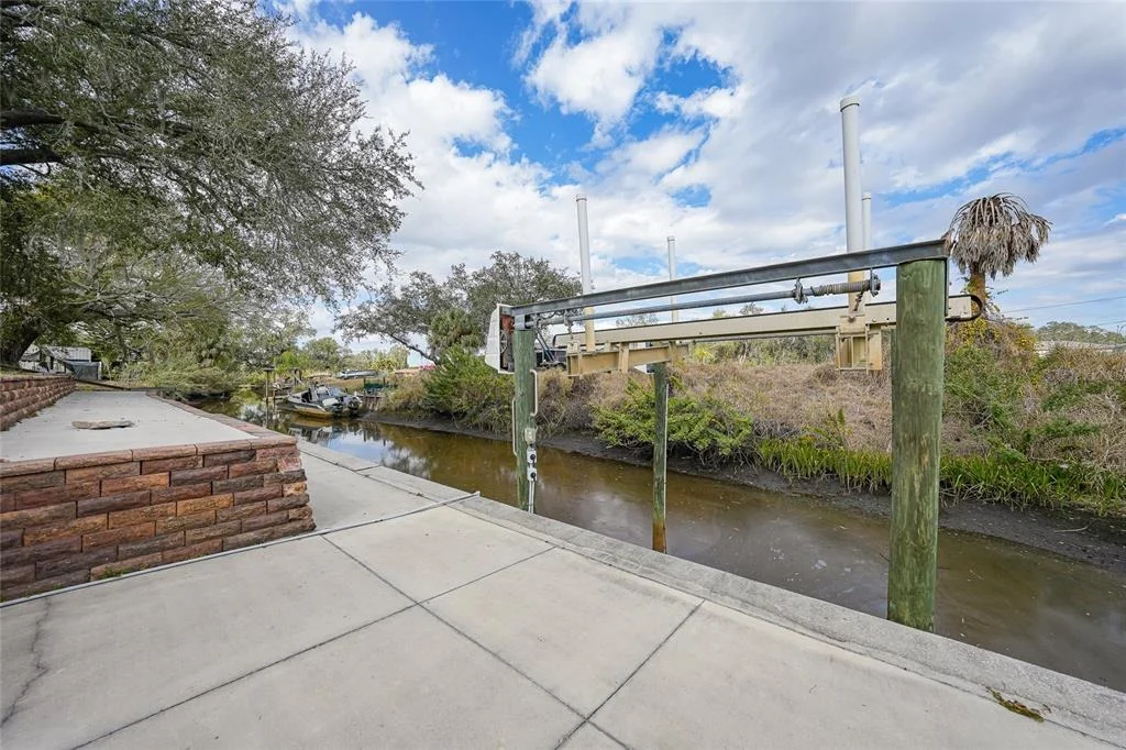Photo of 405 RIDGECREST DRIVE