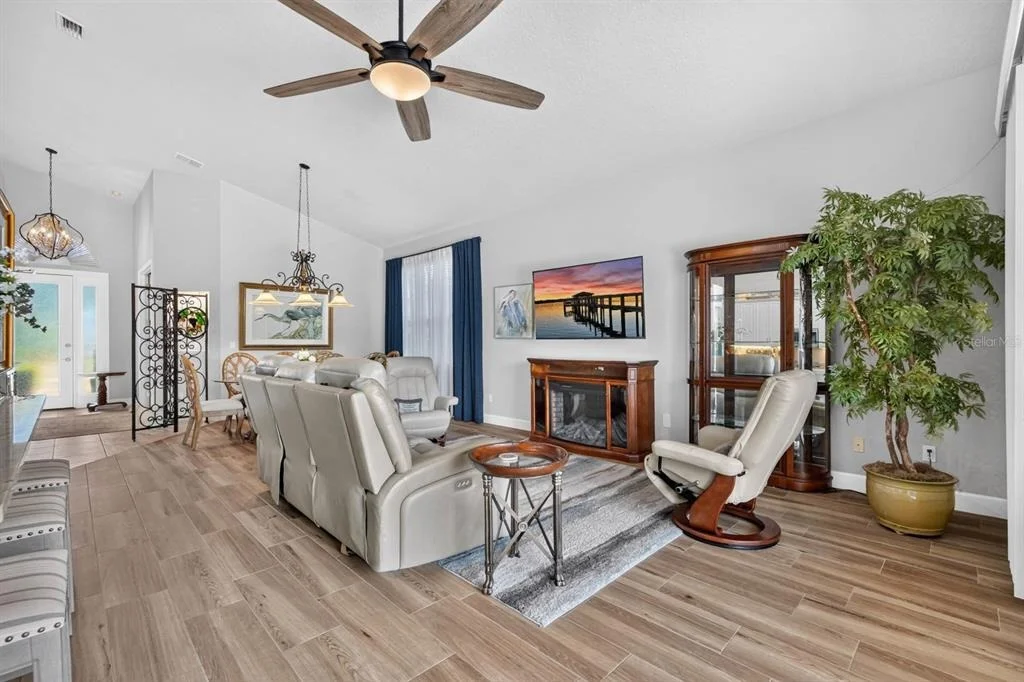 Photo of 1234 CROWN POINTE LANE