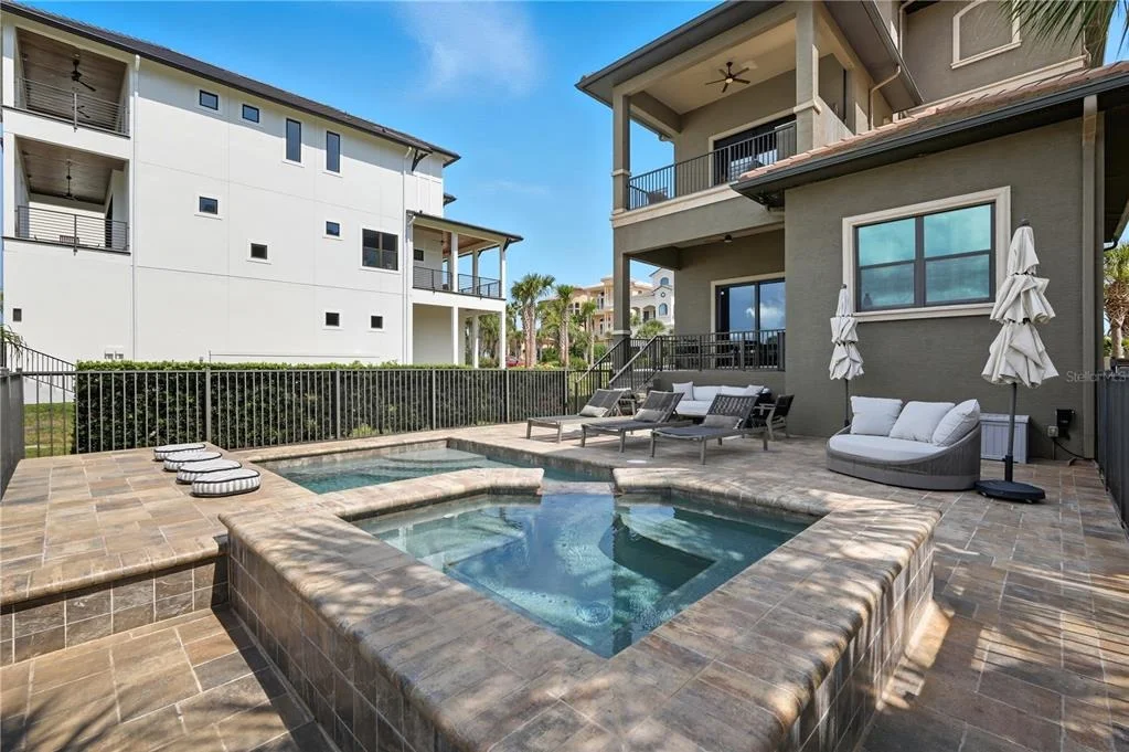 Photo of 355 OCEAN CREST DRIVE