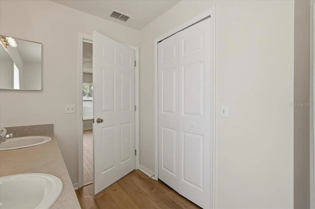 Photo of 372 LAKE DAISY CIR
