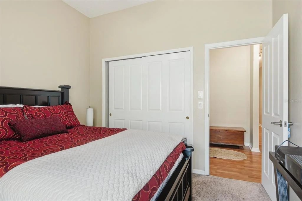 Photo of 141 OLD OAK CIRCLE