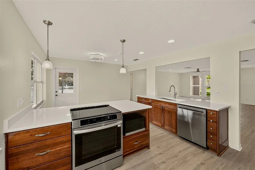 Photo of 833 TALLOWOOD DRIVE