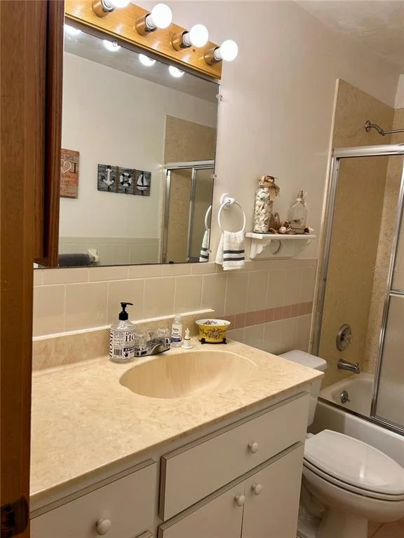 Photo of 55730 HOLIDAY  CIRCLE