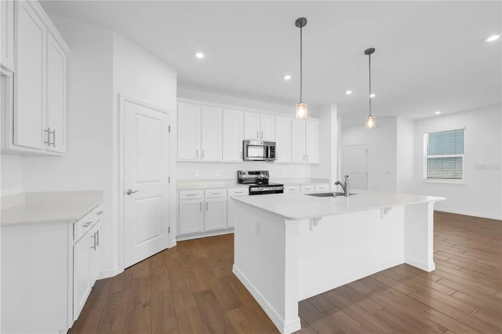 Photo of 1678 MEADOWGROVE AVENUE NE