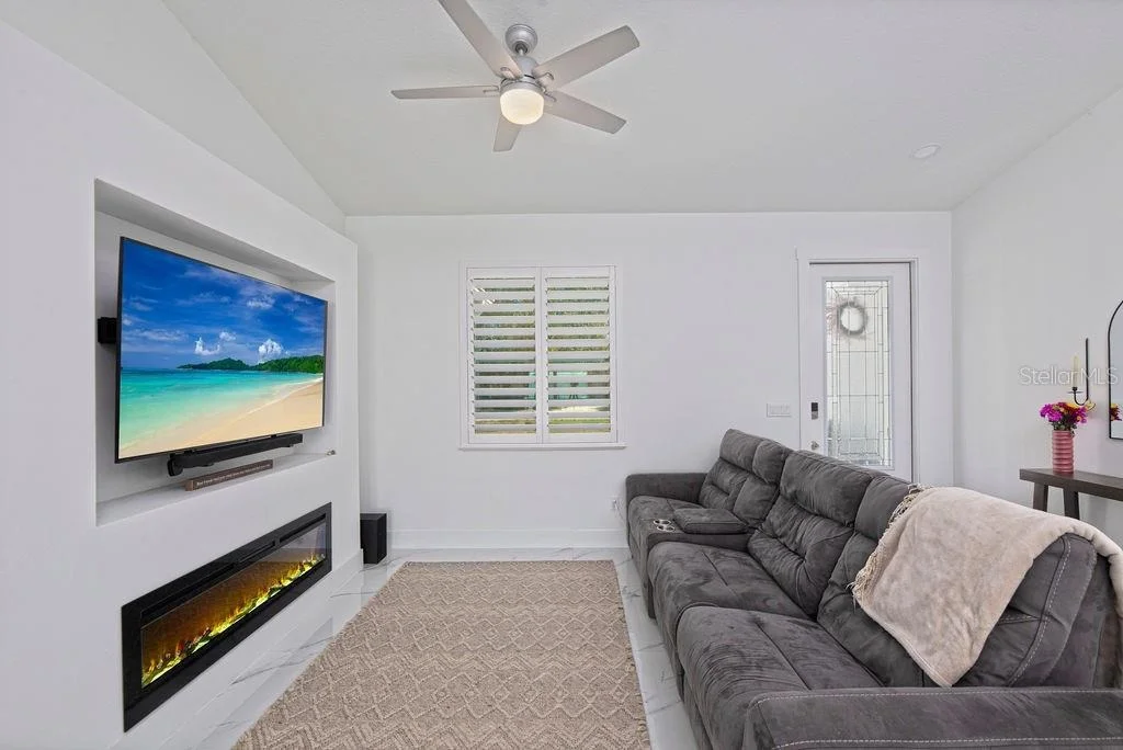 Photo of 3573 NW 18TH AVENUE