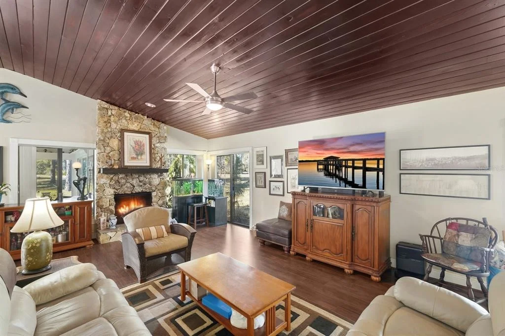 Photo of 118 MEADOWBROOK CIRCLE