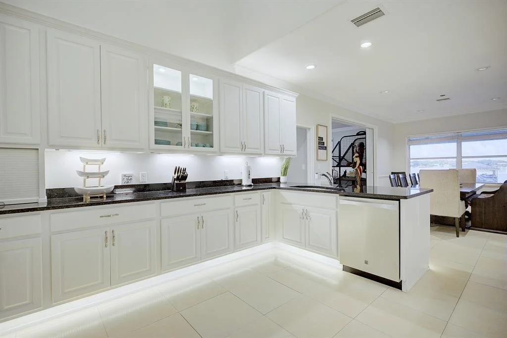 Photo of 492 SUNSET POINTE DRIVE